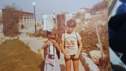 יוסי וגליה רייק ליד האשקובית 1977 - באדיבות אמיליה רייק (2024)