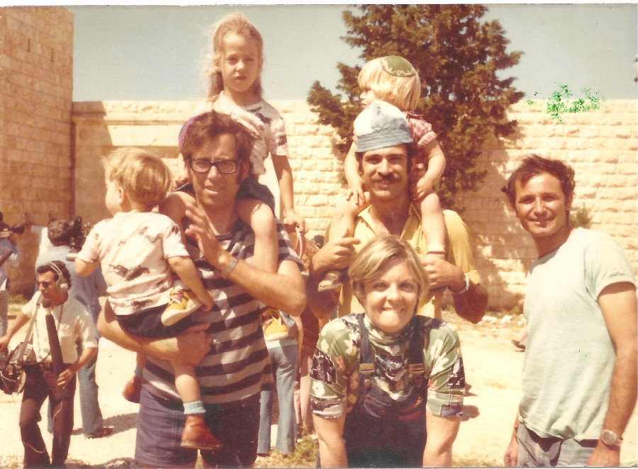 1977 חיים וגדעון (עם ישראל גנה ומיגף קויאט וילדיו)