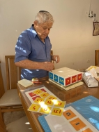 השלמת ציפוי חיצוני אכיל מבצק סוכר והדפס שלוש הברכות