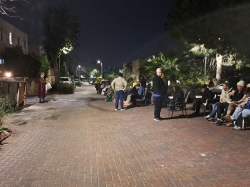 קריאת מגילה בשכונת ה-34 (צילום: רונית זילברשץ)